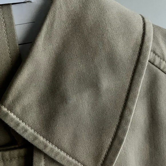 Vintage Burberry trench coat. - Picture 7 of 15